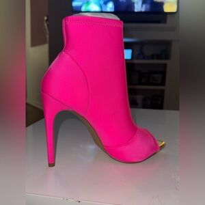 Pink bootie, 8 1/2